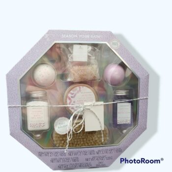 8 Piece Box of Hygge Bath & Body Gift Set White Citrus
